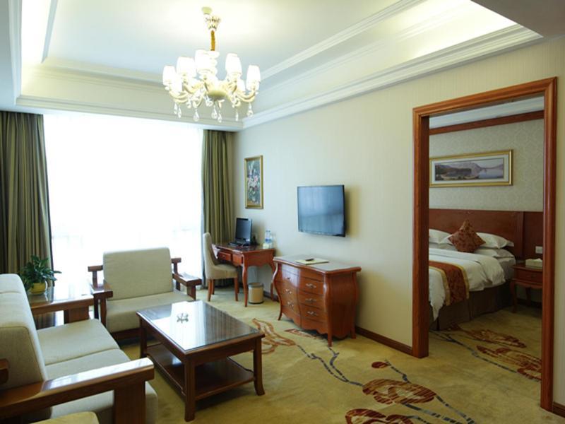 Vienna Classic Hotel Kongtong Avenue Pingliang Eksteriør billede